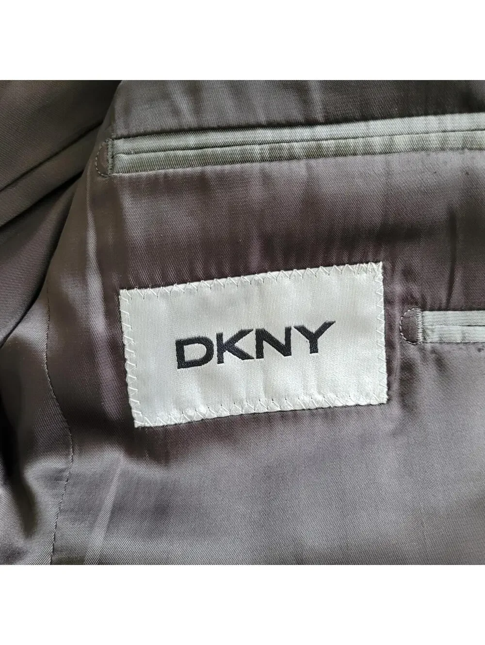 DKNY Men's 2 Piece Suit Gray 40R 32x32 Wool Blend